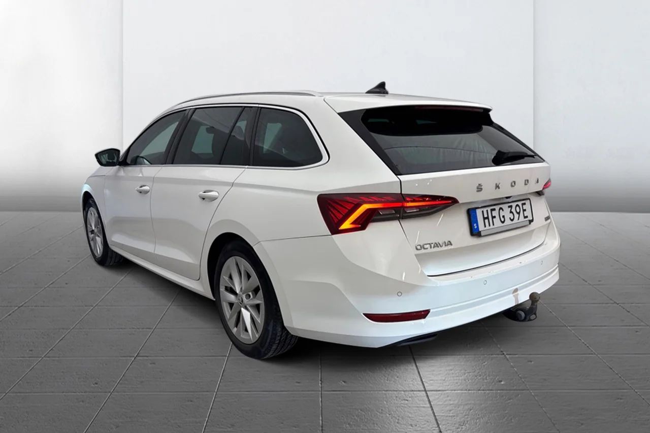 Skoda Octavia Kombi 1.0 TSI Style Business Drag Värmare Keyless Kamera – bild 3 av 8