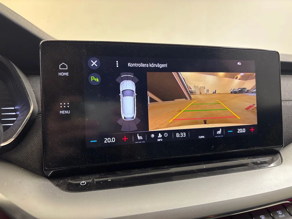 Skoda Octavia Kombi 1.0 TSI Style Business Drag Värmare Keyless Kamera – bild 6 av 8