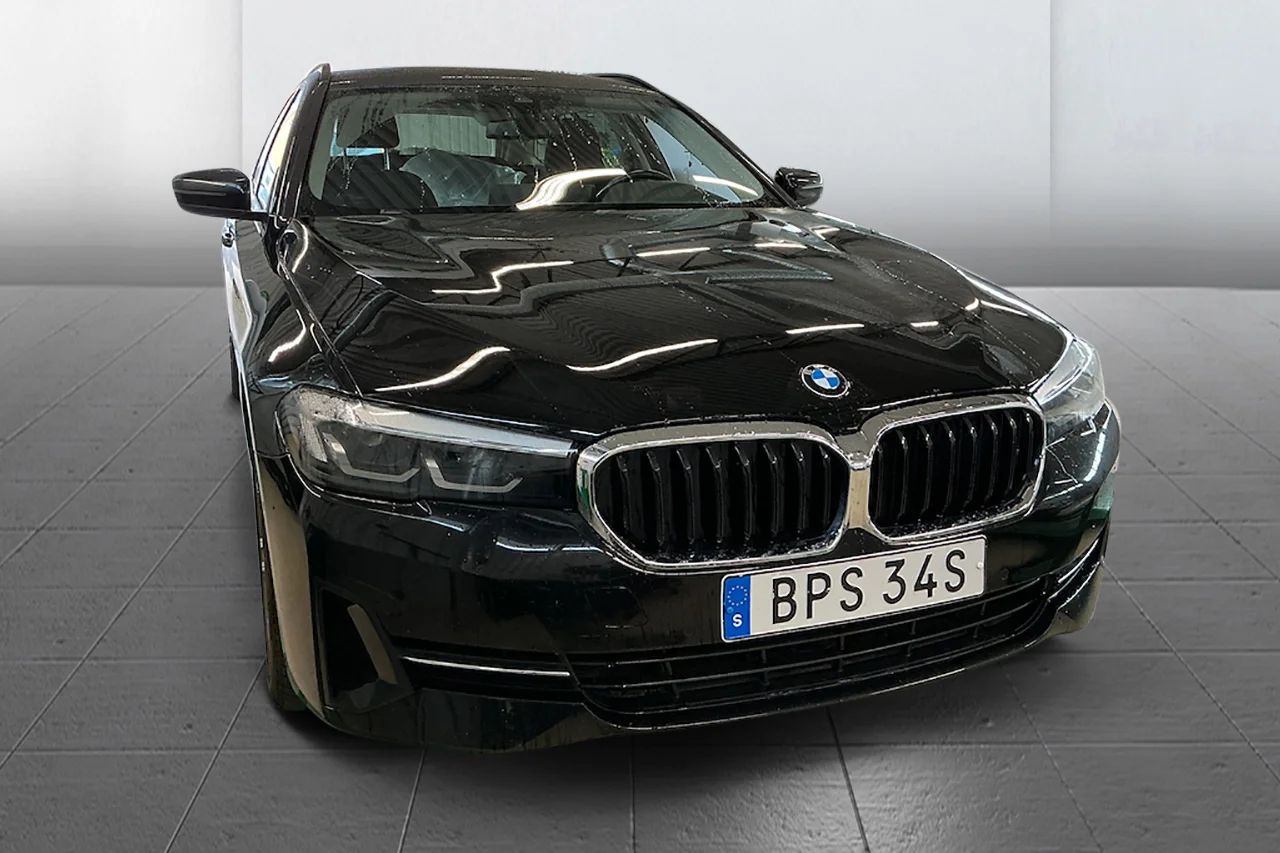 BMW 520d xDrive Touring Drag Connected Värmare MOMS 190hk – bild 3 av 10