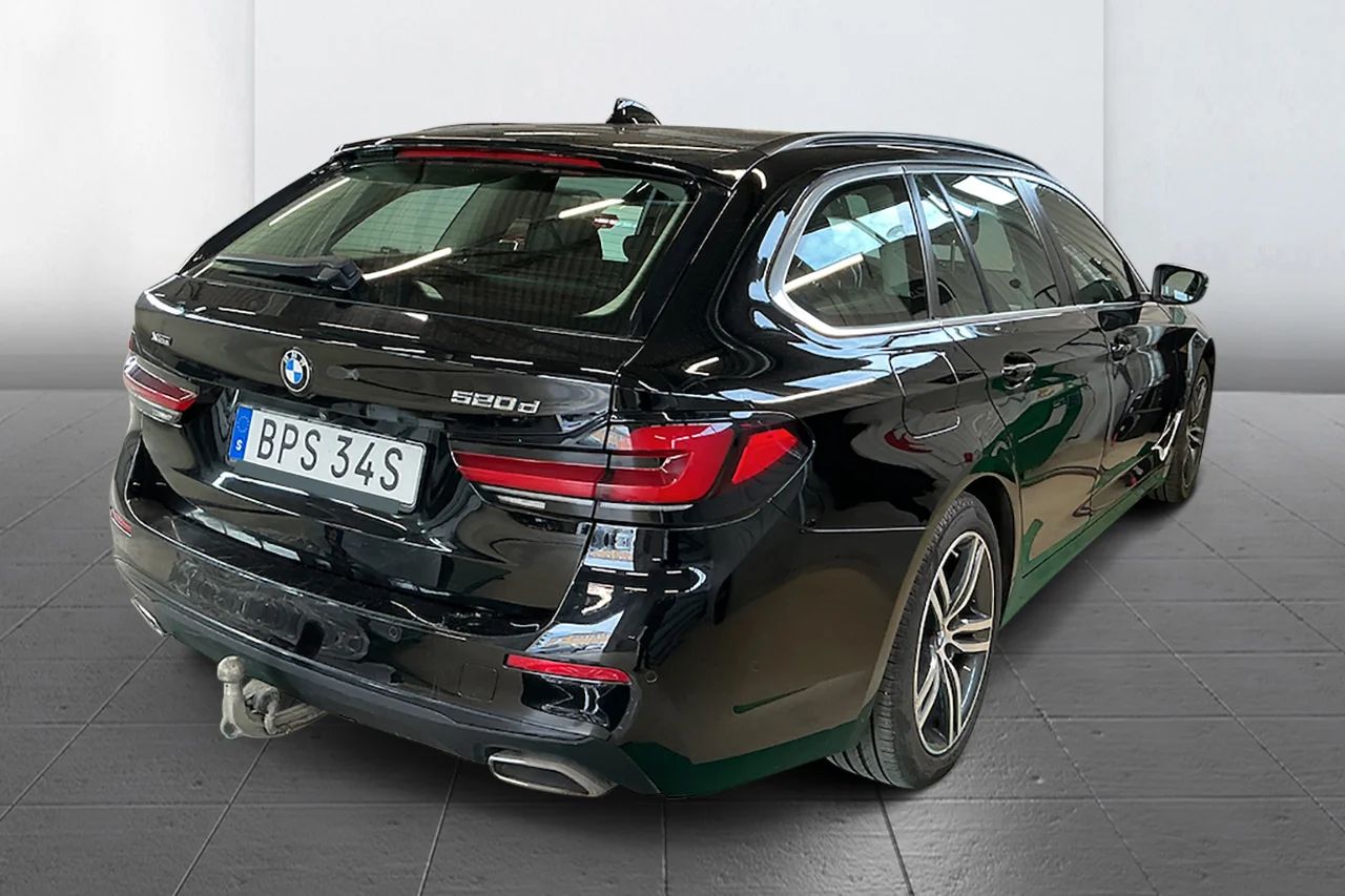 BMW 520d xDrive Touring Drag Connected Värmare MOMS 190hk – bild 5 av 10