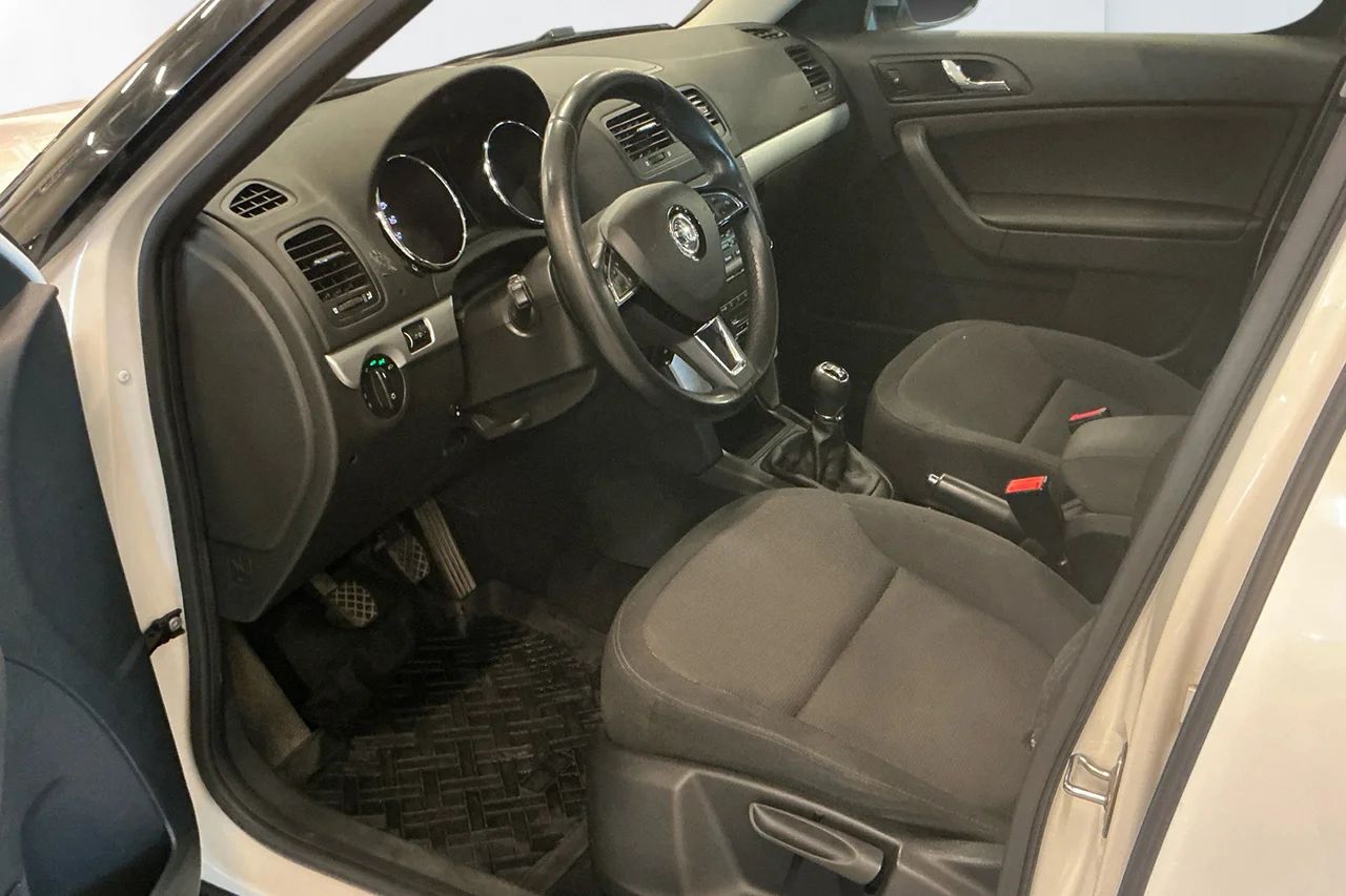 Skoda Yeti Outdoor 2.0 TDI 4x4 Ambition Drag P-Sens Värmare 110hk – bild 6 av 9
