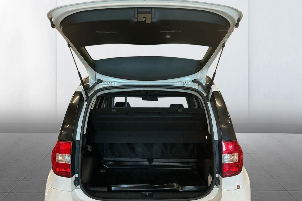 Skoda Yeti Outdoor 2.0 TDI 4x4 Ambition Drag P-Sens Värmare 110hk – bild 9 av 9