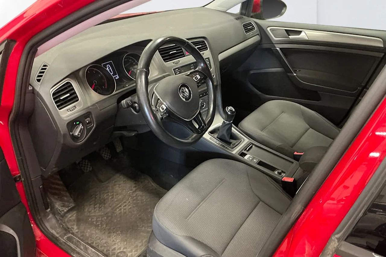 Volkswagen Golf 1.2 TSI Krompkt Vinterpkt Drag Värmare MOMS 110hk – bild 5 av 5