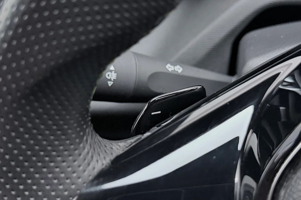 1.2 PureTech GT Navi Kamera Rattvärme Cockpit Läder/Alcantara MOMS 131hk – bild 19 av 34