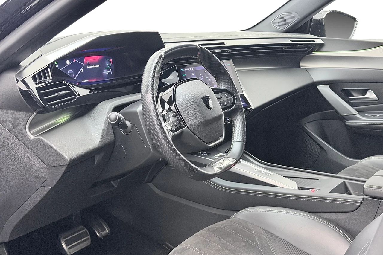 1.2 PureTech GT Navi Kamera Rattvärme Cockpit Läder/Alcantara MOMS 131hk – bild 12 av 34