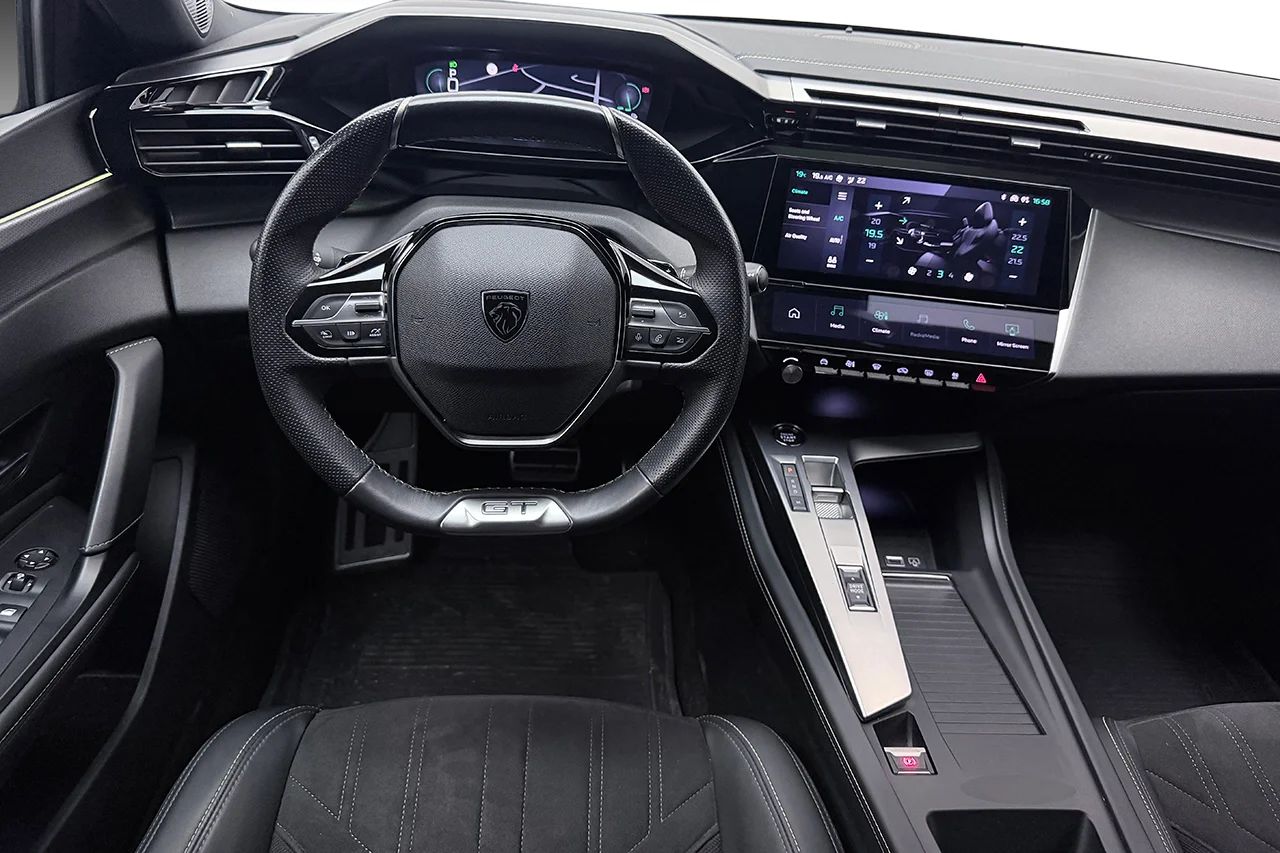1.2 PureTech GT Navi Kamera Rattvärme Cockpit Läder/Alcantara MOMS 131hk – bild 16 av 34