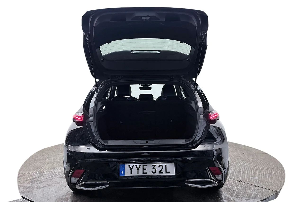 1.2 PureTech GT Navi Kamera Rattvärme Cockpit Läder/Alcantara MOMS 131hk – bild 7 av 34