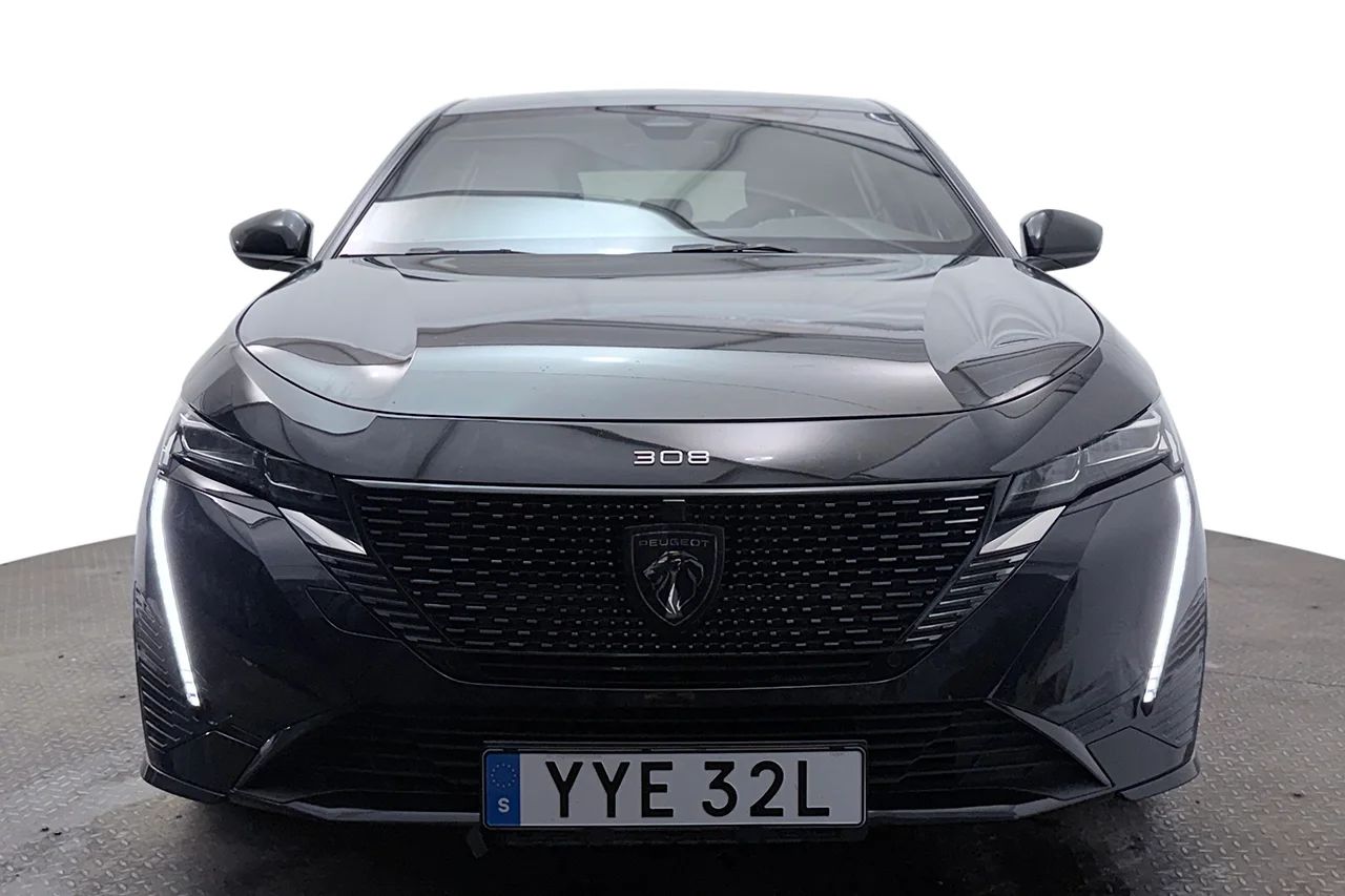 1.2 PureTech GT Navi Kamera Rattvärme Cockpit Läder/Alcantara MOMS 131hk – bild 2 av 34