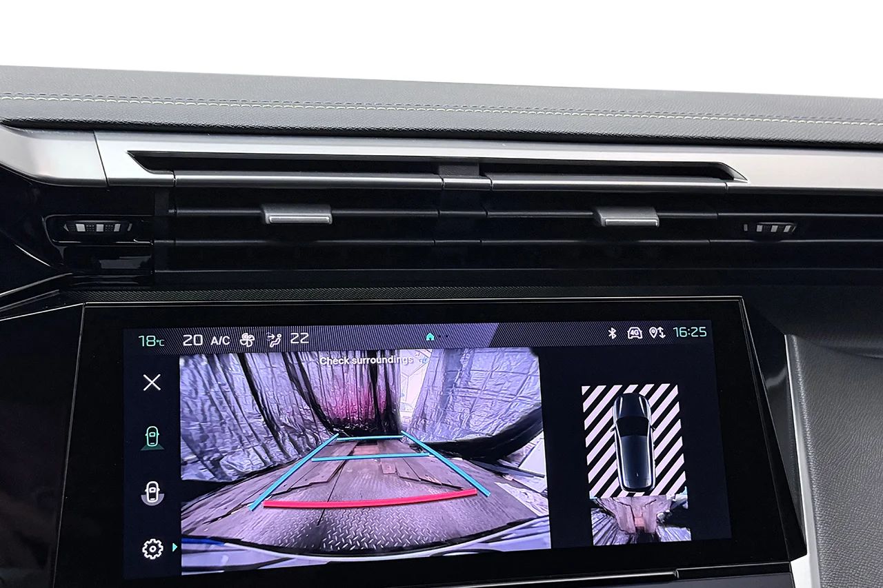 1.2 PureTech GT Navi Kamera Rattvärme Cockpit Läder/Alcantara MOMS 131hk – bild 22 av 34
