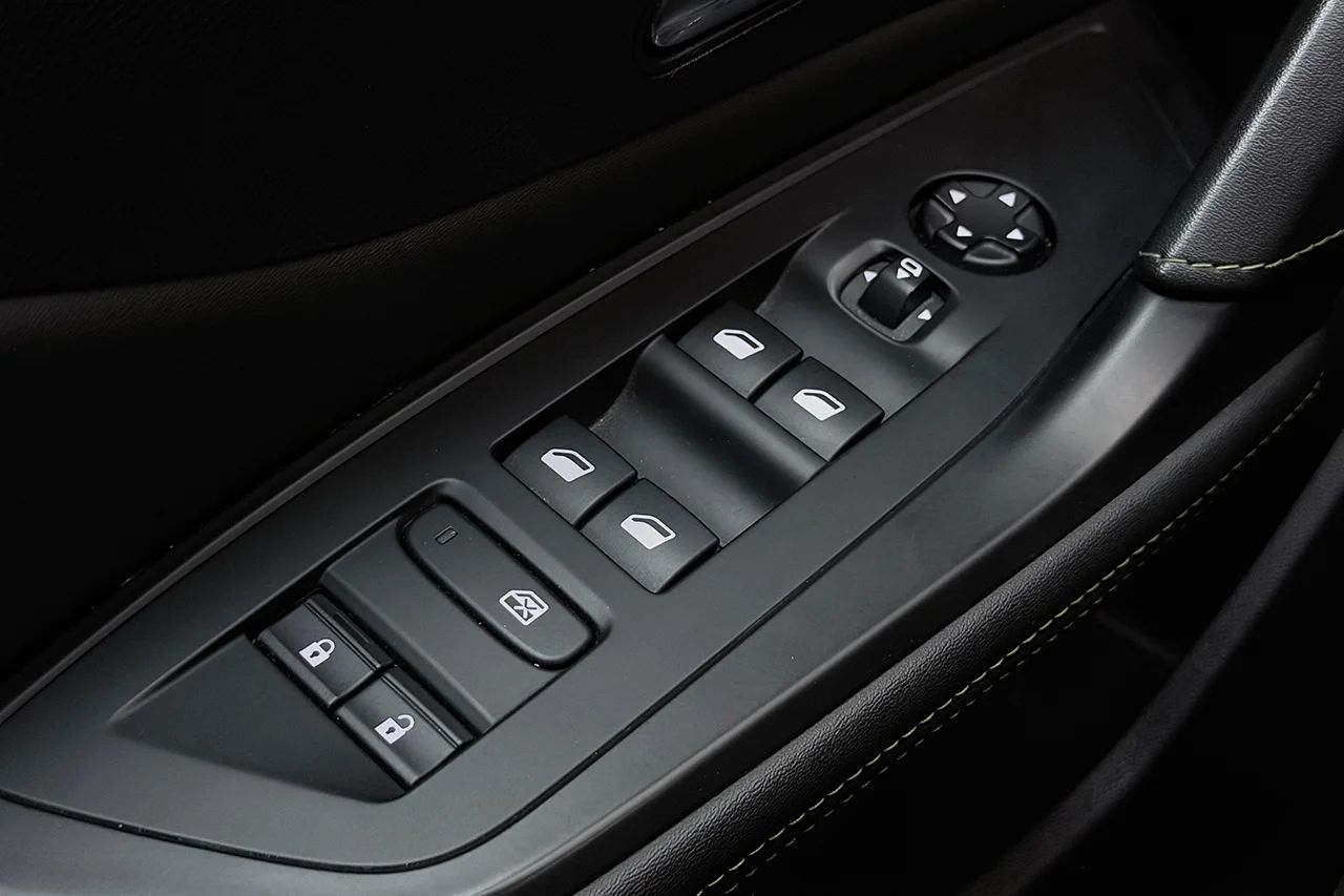 1.2 PureTech GT Navi Kamera Rattvärme Cockpit Läder/Alcantara MOMS 131hk – bild 33 av 34