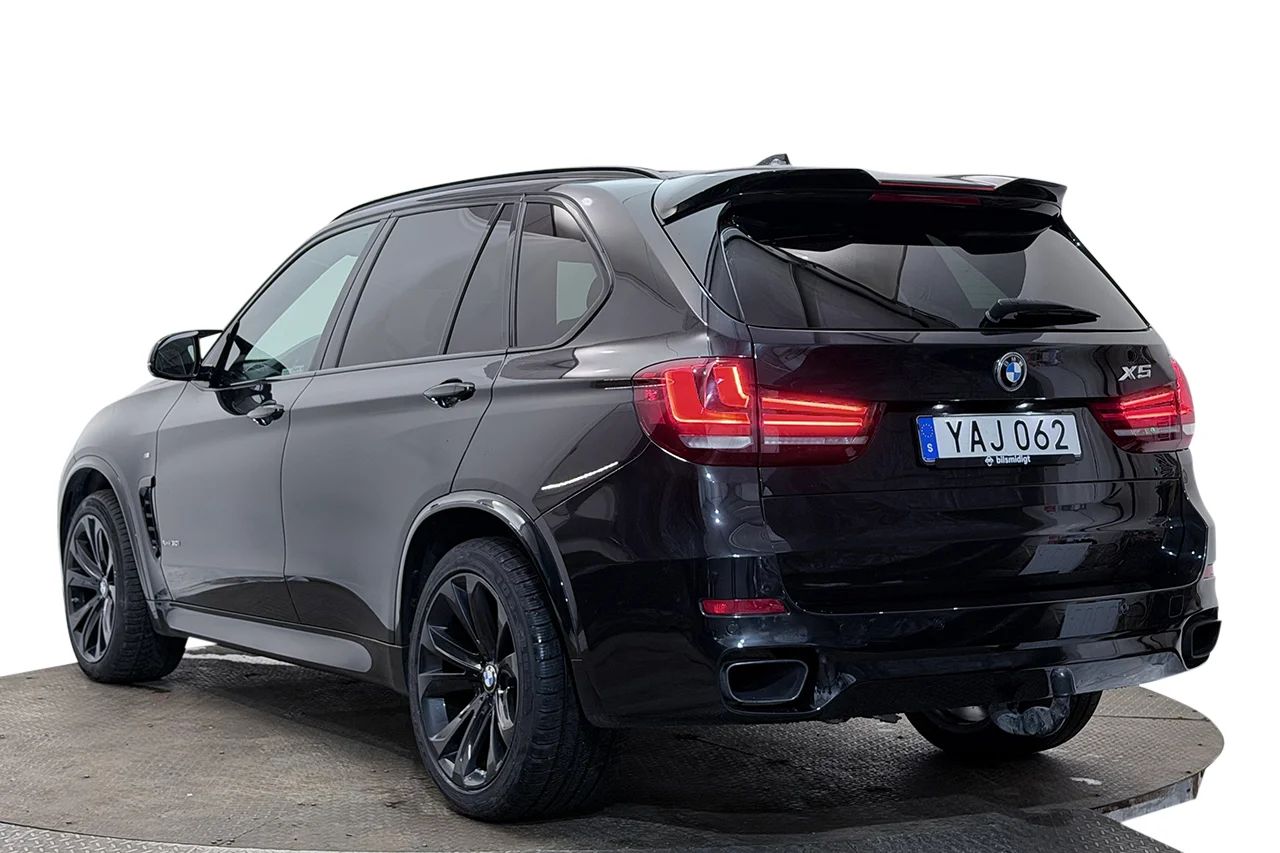 BMW X5 xDrive50i M Sport Drag Pano Läder HUD Kamera H/K 450hk – bild 8 av 39