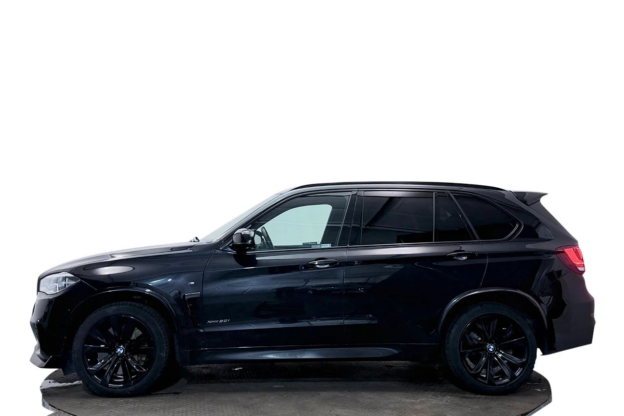 BMW X5 xDrive50i M Sport Drag Pano Läder HUD Kamera H/K 450hk – bild 9 av 39