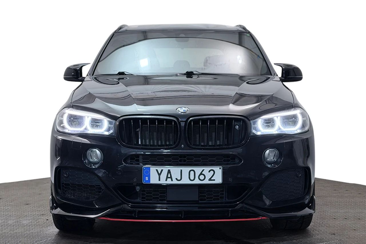 BMW X5 xDrive50i M Sport Drag Pano Läder HUD Kamera H/K 450hk – bild 2 av 39