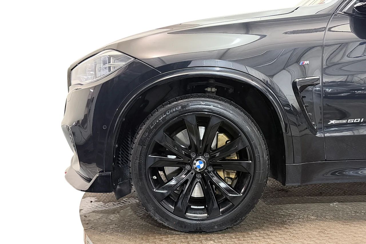 BMW X5 xDrive50i M Sport Drag Pano Läder HUD Kamera H/K 450hk – bild 10 av 39