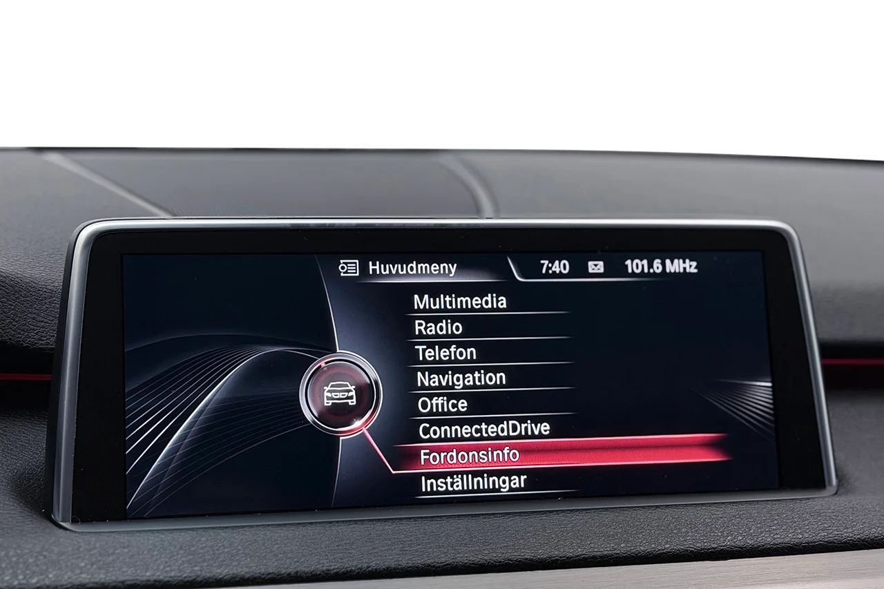 BMW X5 xDrive50i M Sport Drag Pano Läder HUD Kamera H/K 450hk – bild 27 av 39