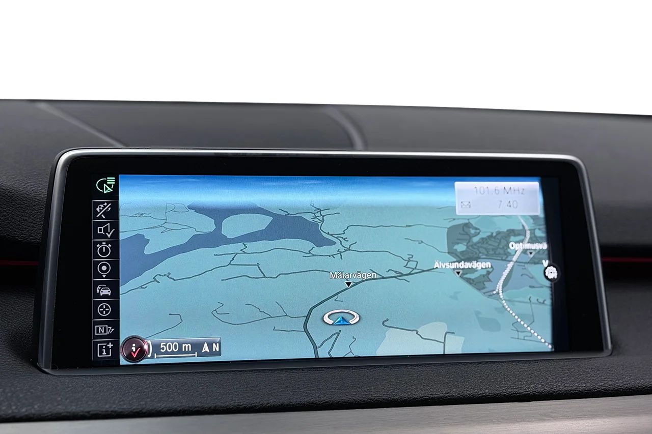 BMW X5 xDrive50i M Sport Drag Pano Läder HUD Kamera H/K 450hk – bild 26 av 39