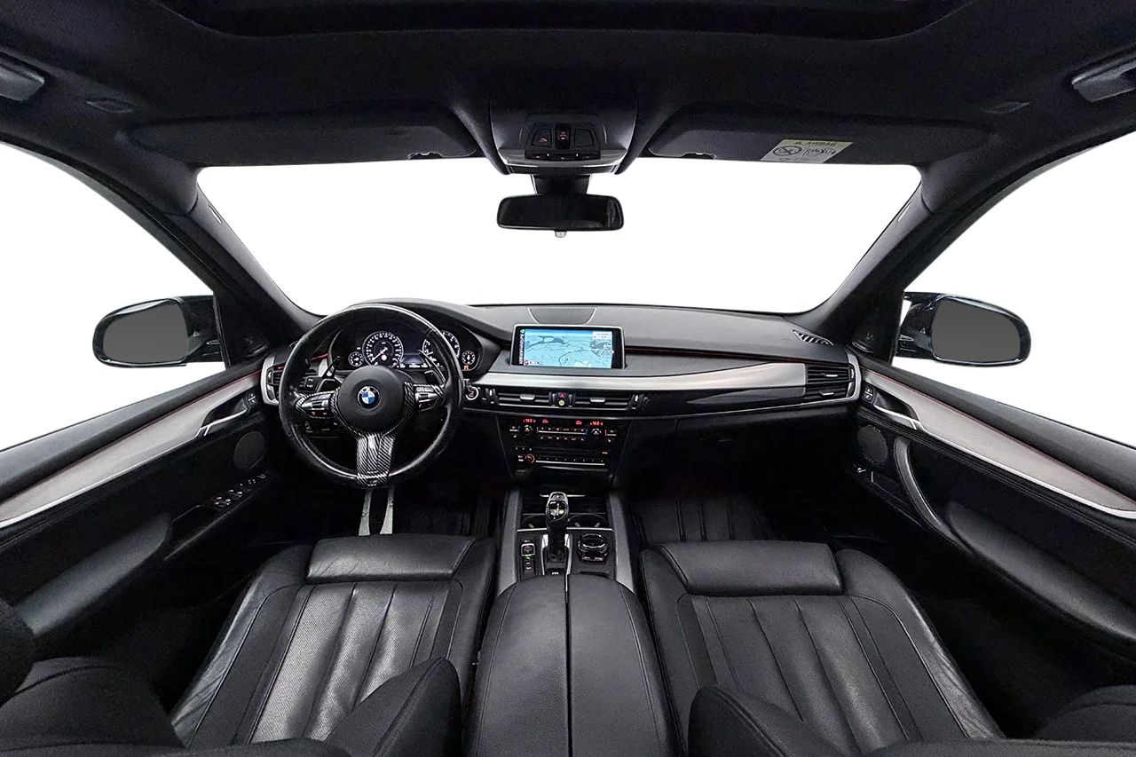 BMW X5 xDrive50i M Sport Drag Pano Läder HUD Kamera H/K 450hk – bild 17 av 39