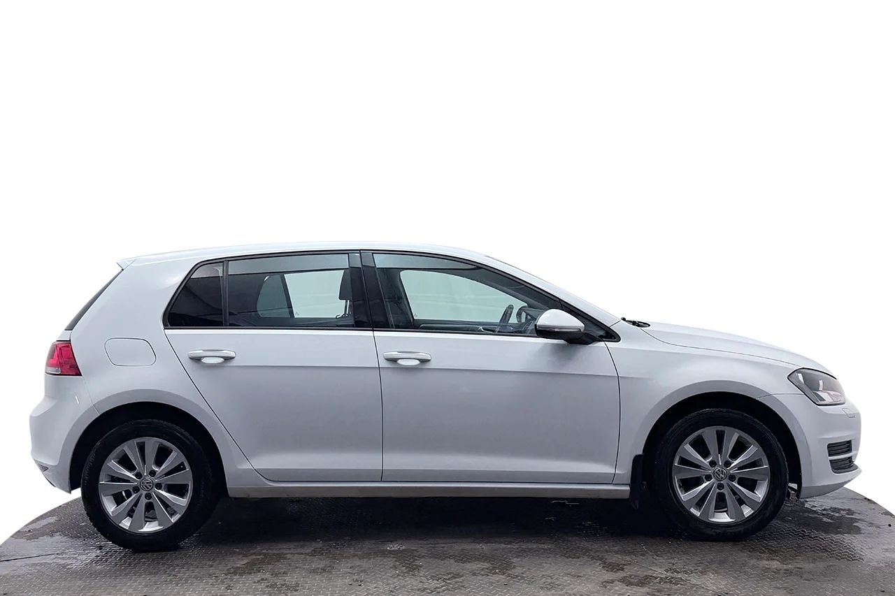 Volkswagen Golf 5-dörr 1.2 TSI Aut Kamera AppConnect AdaptivFH 110hk – bild 4 av 30