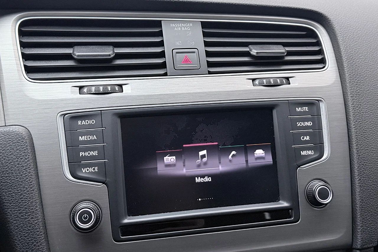 Volkswagen Golf 5-dörr 1.2 TSI Aut Kamera AppConnect AdaptivFH 110hk – bild 20 av 30