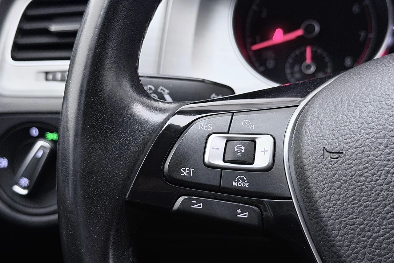 Volkswagen Golf 5-dörr 1.2 TSI Aut Kamera AppConnect AdaptivFH 110hk – bild 17 av 30