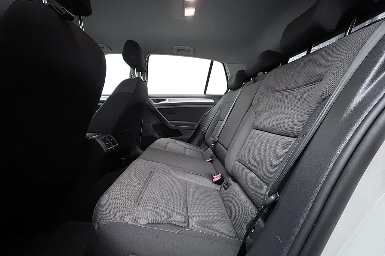 Volkswagen Golf 5-dörr 1.2 TSI Aut Kamera AppConnect AdaptivFH 110hk – bild 13 av 30