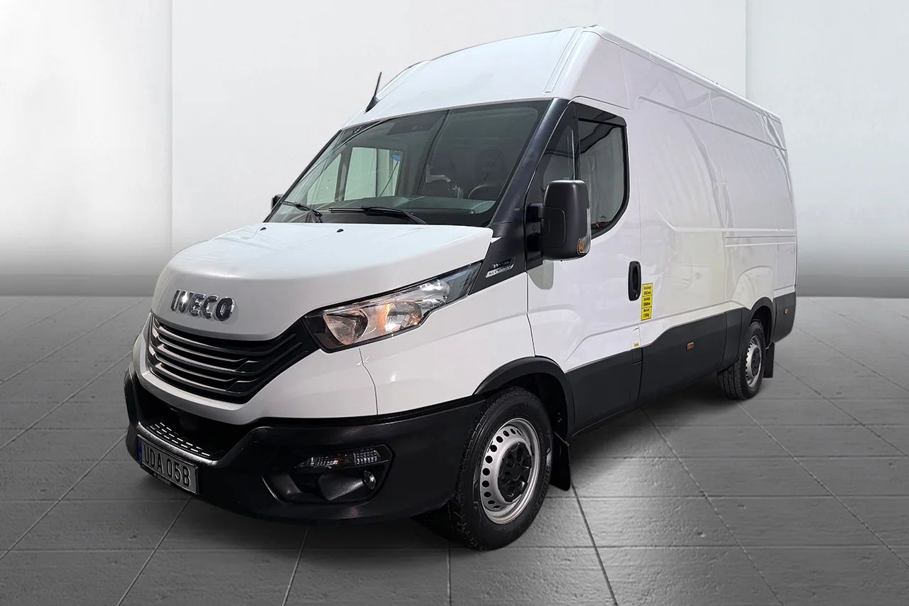 Iveco Daily 35-140 Skåp 2.3 JTD Hi-Matic L3H2 Aut 3sits Värmare MOMS 136hk
