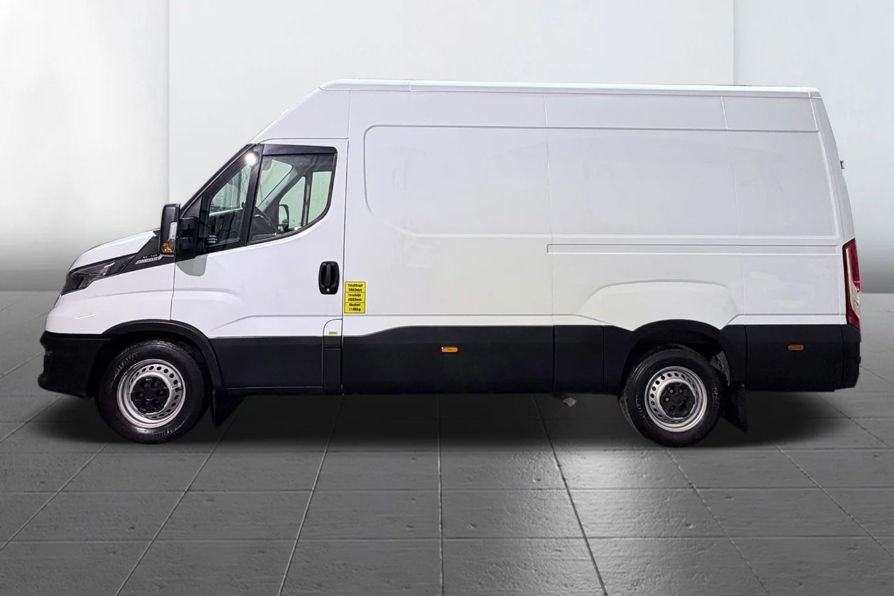 Iveco Daily 35-140 Skåp 2.3 JTD Hi-Matic L3H2 Aut 3sits Värmare MOMS 136hk – bild 9 av 21
