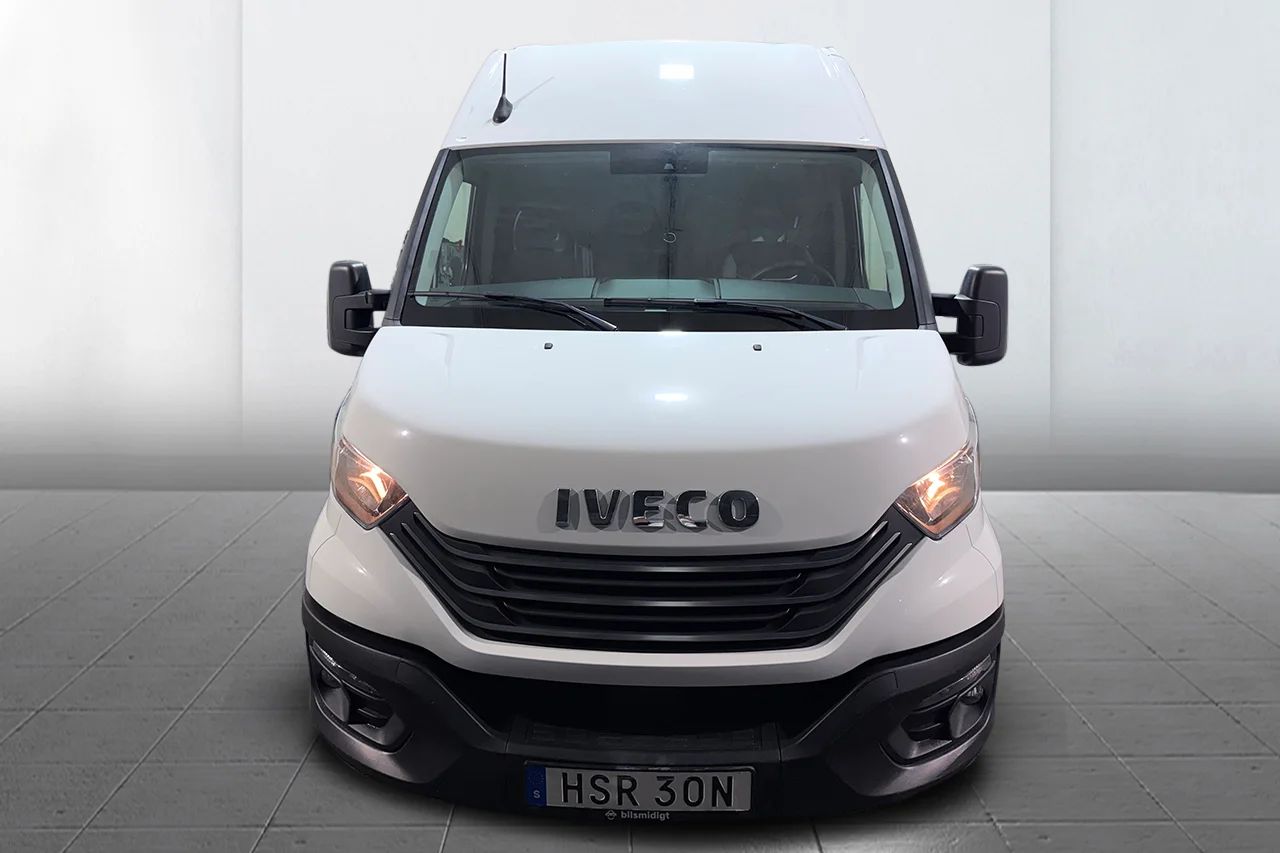 Iveco Daily 35-140 Skåp 2.3 JTD Hi-Matic L3H2 Aut 3sits Värmare MOMS 136hk – bild 2 av 22