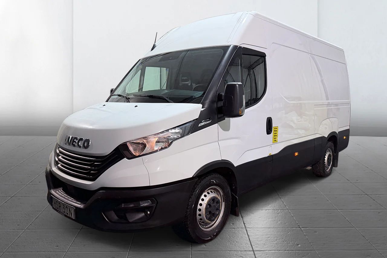 Iveco Daily 35-140 Skåp 2.3 JTD Hi-Matic L3H2 Aut 3sits Värmare MOMS 136hk – bild 1 av 22