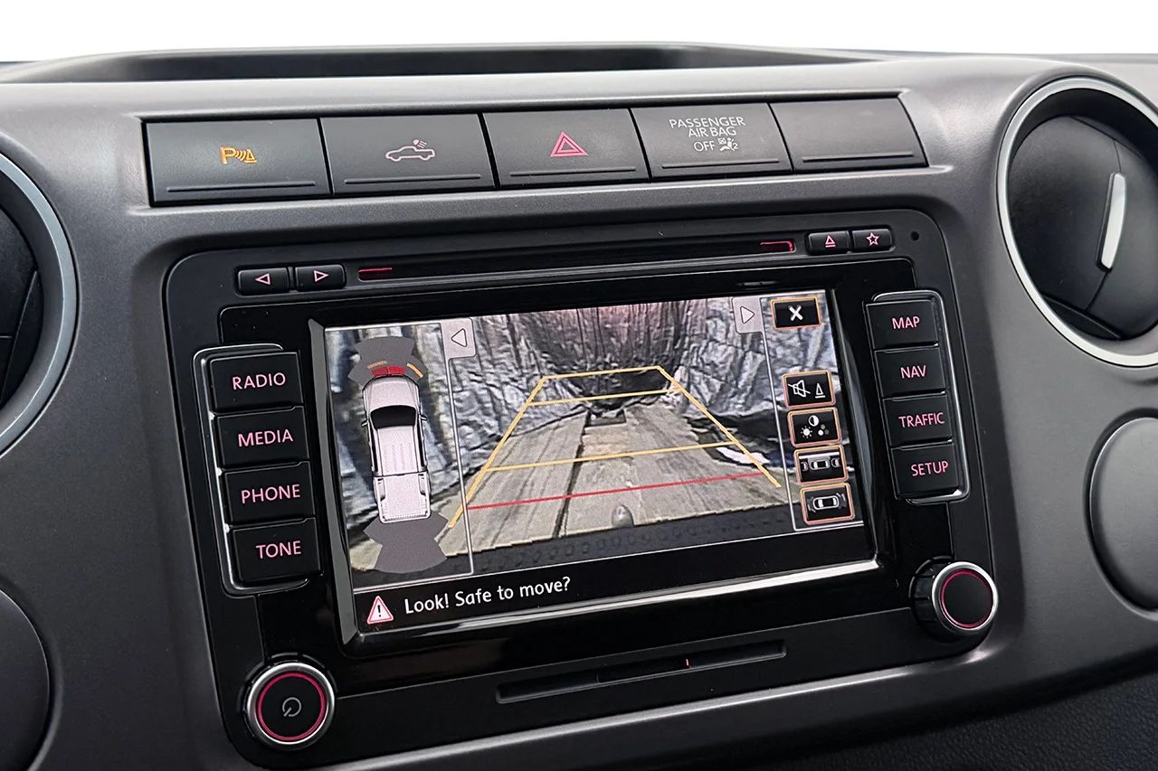 Volkswagen Amarok DoubleCab 2.8t 2.0 BiTDI 4M Highline Navi Kamera Värmare MOMS – bild 22 av 30