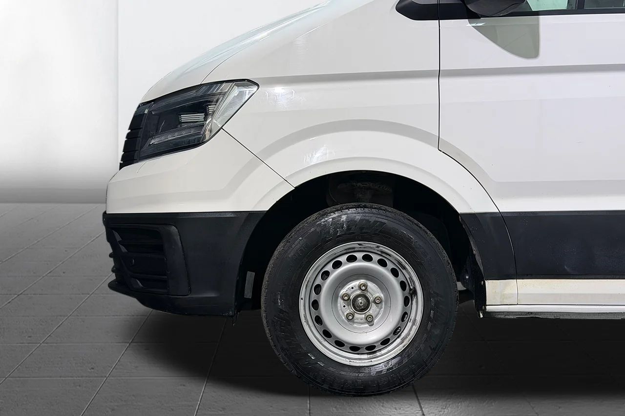 Volkswagen Crafter 35 2.0 TDI L4H3 Automat 2xSidodörr 3-sits Värmare Kamera MOMS 177hk – bild 9 av 29
