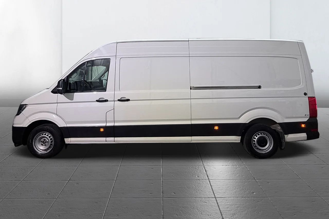 Volkswagen Crafter 35 2.0 TDI L4H3 Automat 2xSidodörr 3-sits Värmare Kamera MOMS 177hk – bild 8 av 29