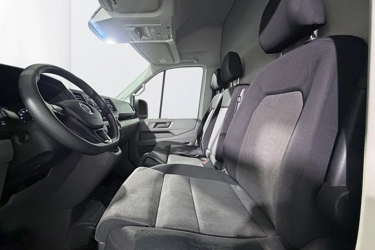 Volkswagen Crafter 35 2.0 TDI L4H3 Automat 2xSidodörr 3-sits Värmare Kamera MOMS 177hk – bild 12 av 29