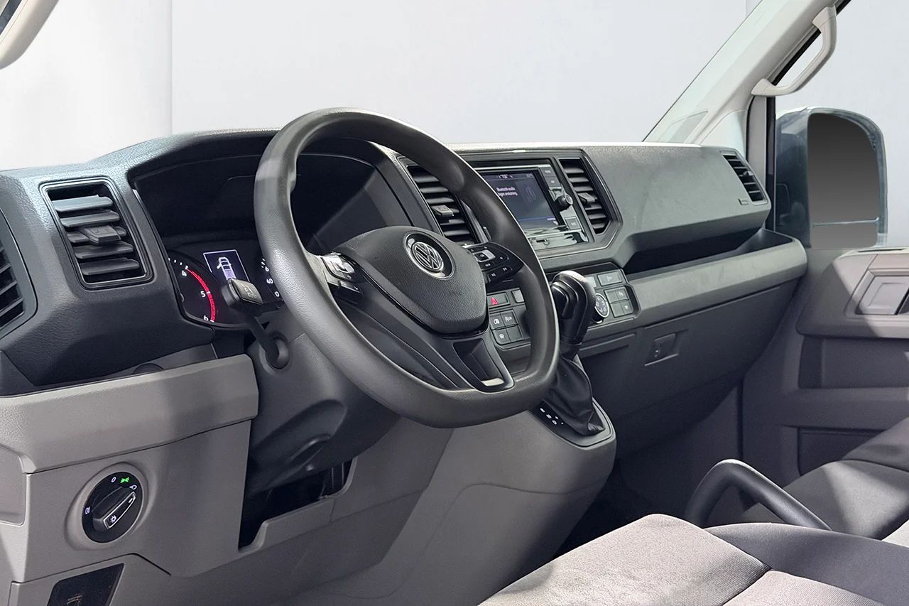 Volkswagen Crafter 35 2.0 TDI L4H3 Automat 2xSidodörr 3-sits Värmare Kamera MOMS 177hk – bild 13 av 29