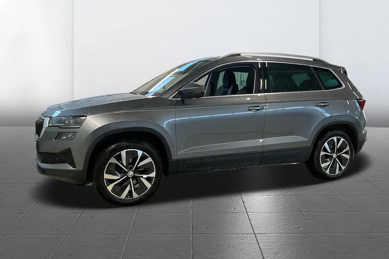 Škoda Karoq 2.0 TDI 4x4 Businessline Drag Kamera Värmare Keyless – bild 3 av 11
