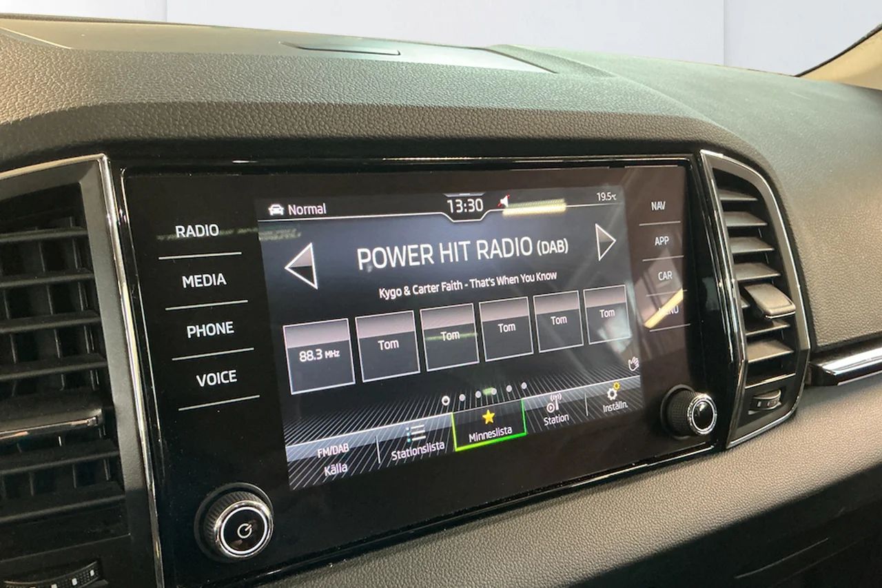 Škoda Karoq 2.0 TDI 4x4 Businessline Drag Kamera Värmare Keyless – bild 11 av 11