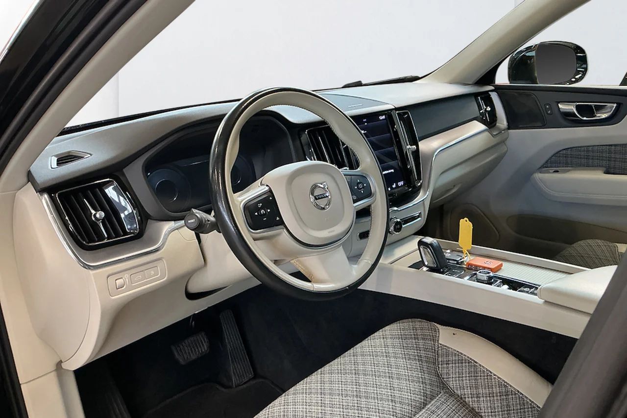 Volvo XC60 Recharge T6 AWD Inscription Exp Pano Cockpit H/K BLIS 341hk – bild 7 av 12