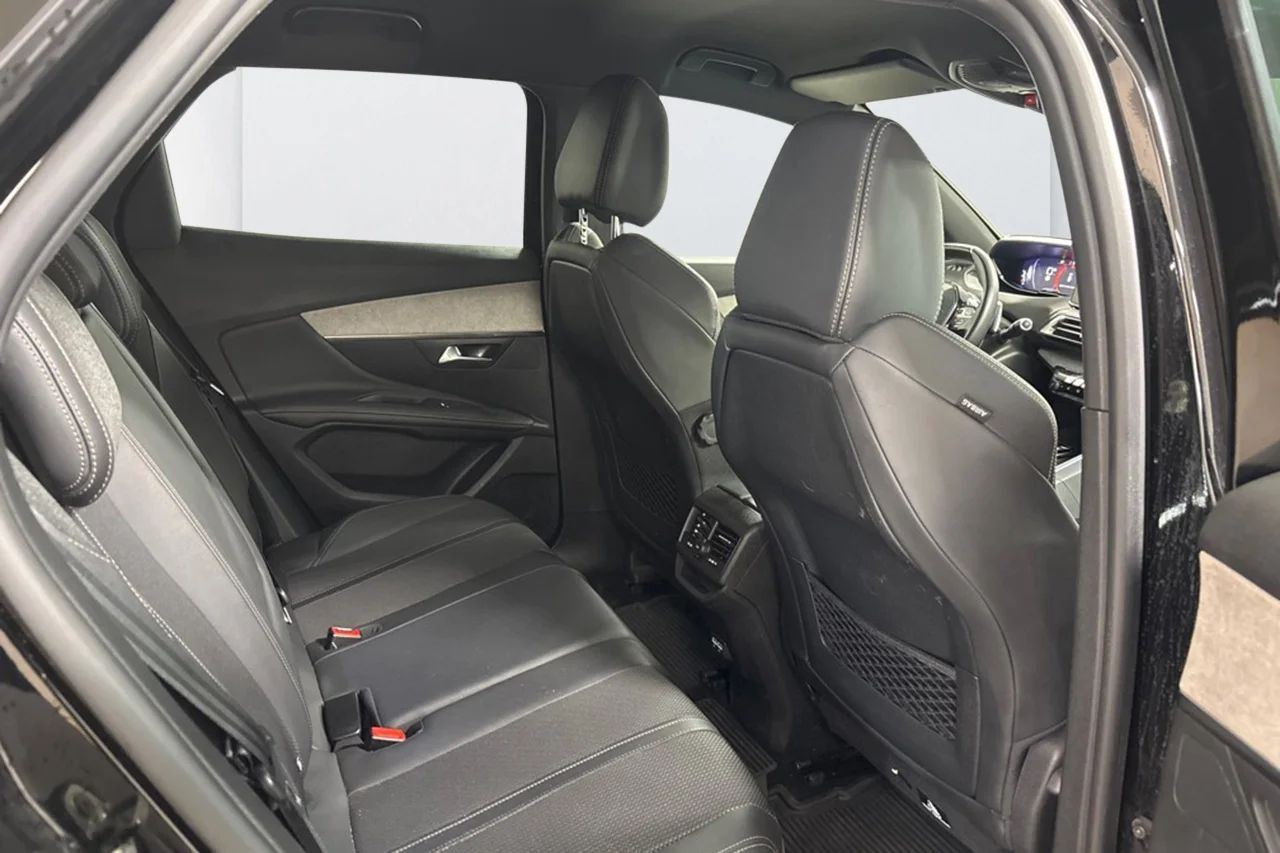 Peugeot 3008 1.2 PureTech GT Navi Kamera Delläder Cockpit MOMS – bild 8 av 11