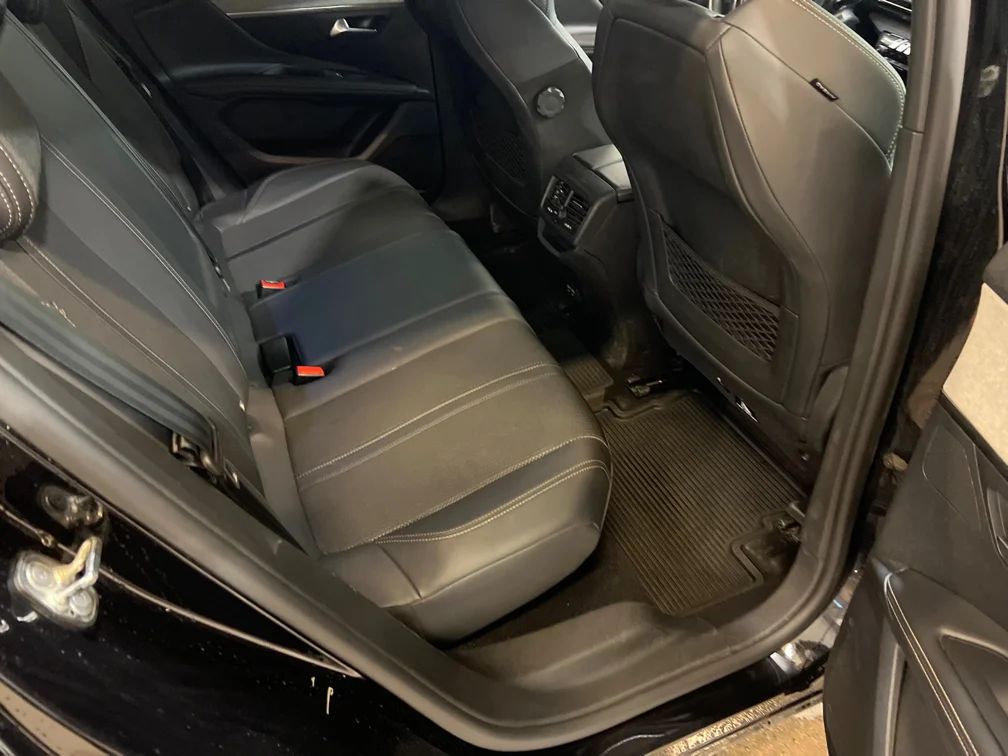 Peugeot 3008 1.2 PureTech GT Navi Kamera Delläder Cockpit MOMS – bild 8 av 11