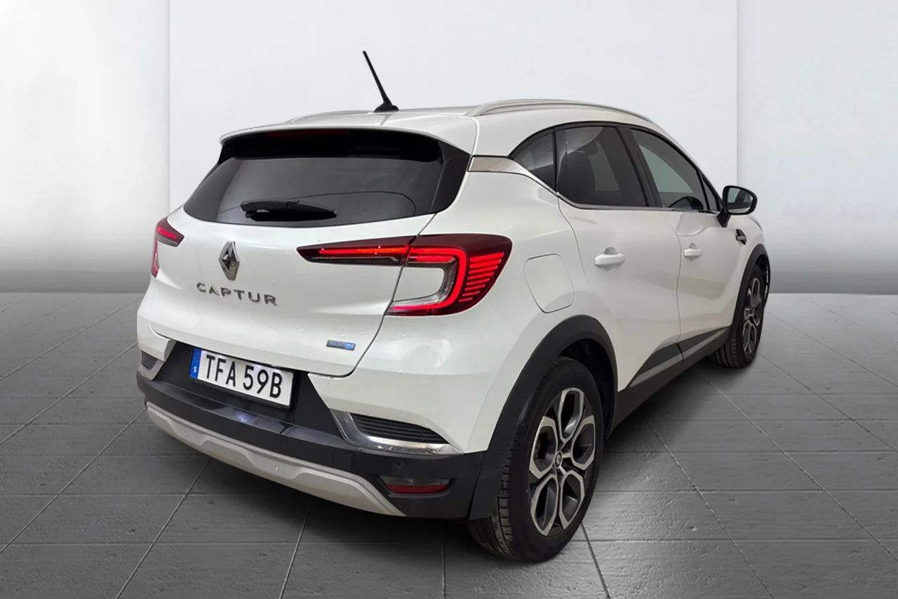 Renault Captur E-TECH Plugin-Hybrid Navi Kamera Cockpit MOMS 160hk – bild 3 av 8