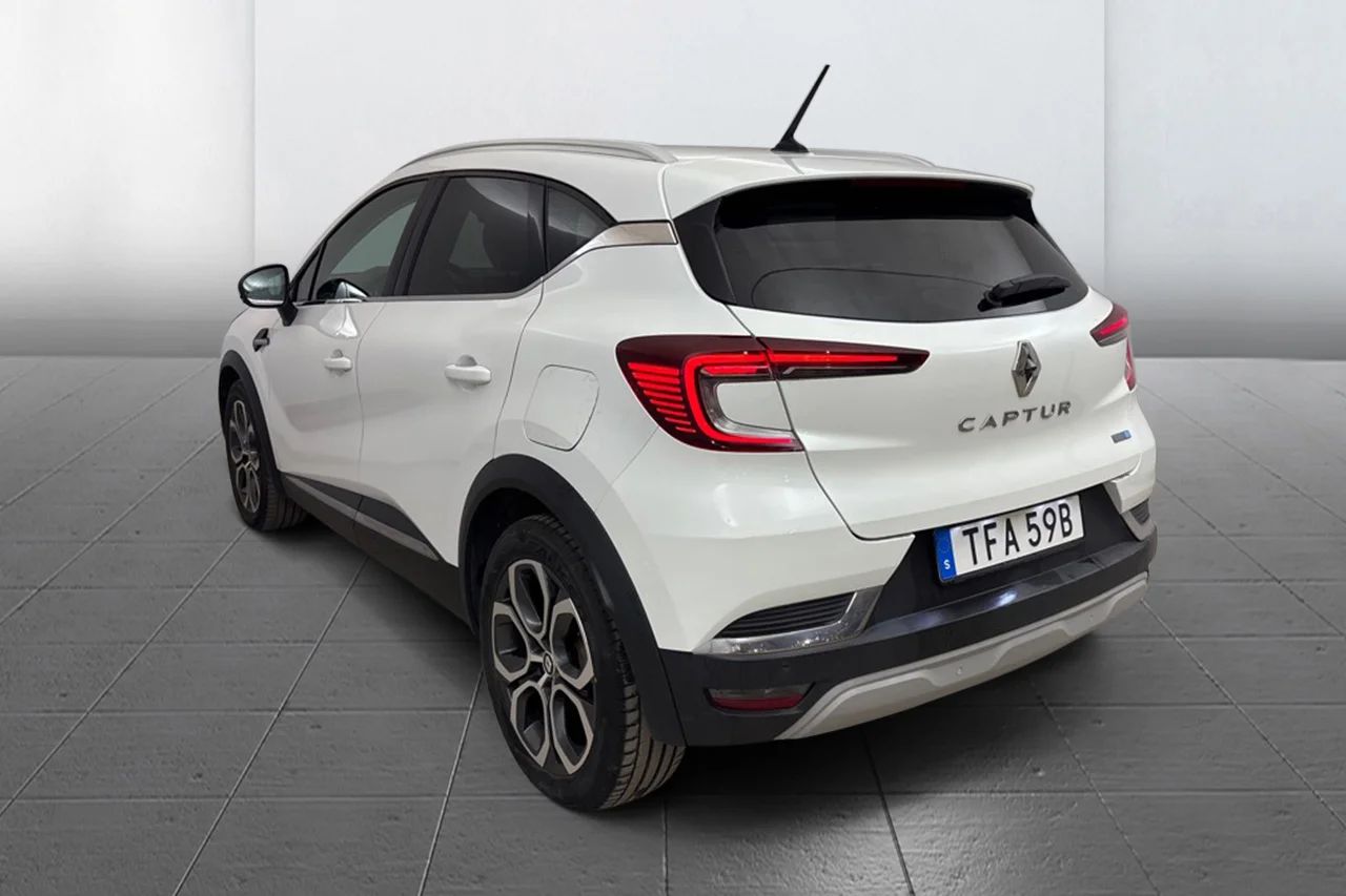 Renault Captur E-TECH Plugin-Hybrid Navi Kamera Cockpit MOMS 160hk – bild 4 av 8