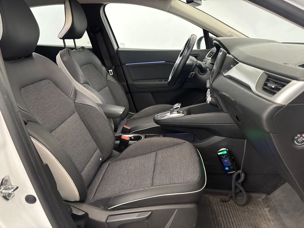 Renault Captur E-TECH Plugin-Hybrid Navi Kamera Cockpit MOMS 160hk – bild 5 av 8
