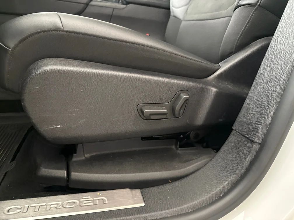 Citroën C5 Aircross Hybrid Navi Kamera Cockpit Alcantara MOMS 225hk – bild 9 av 12