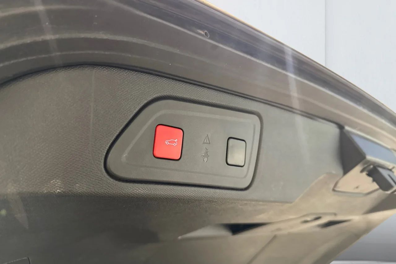 Citroën C5 Aircross Hybrid Navi Kamera Cockpit Alcantara MOMS 225hk – bild 12 av 12