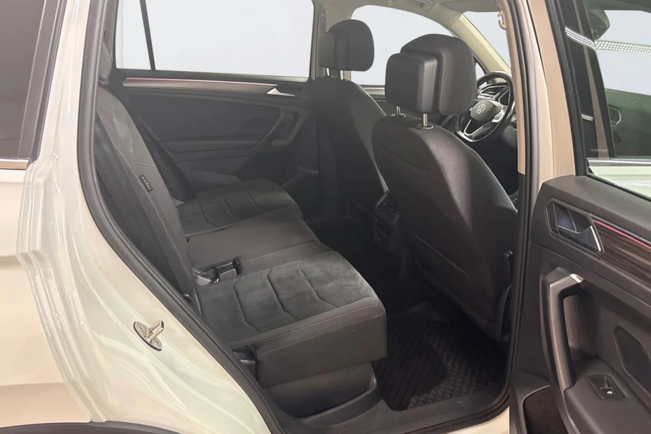 Volkswagen Tiguan Allspace 2.0 TDI 4Motion Elegance 5sits Drag Kamera Värmare Cockpit MOMS 200hk – bild 8 av 11
