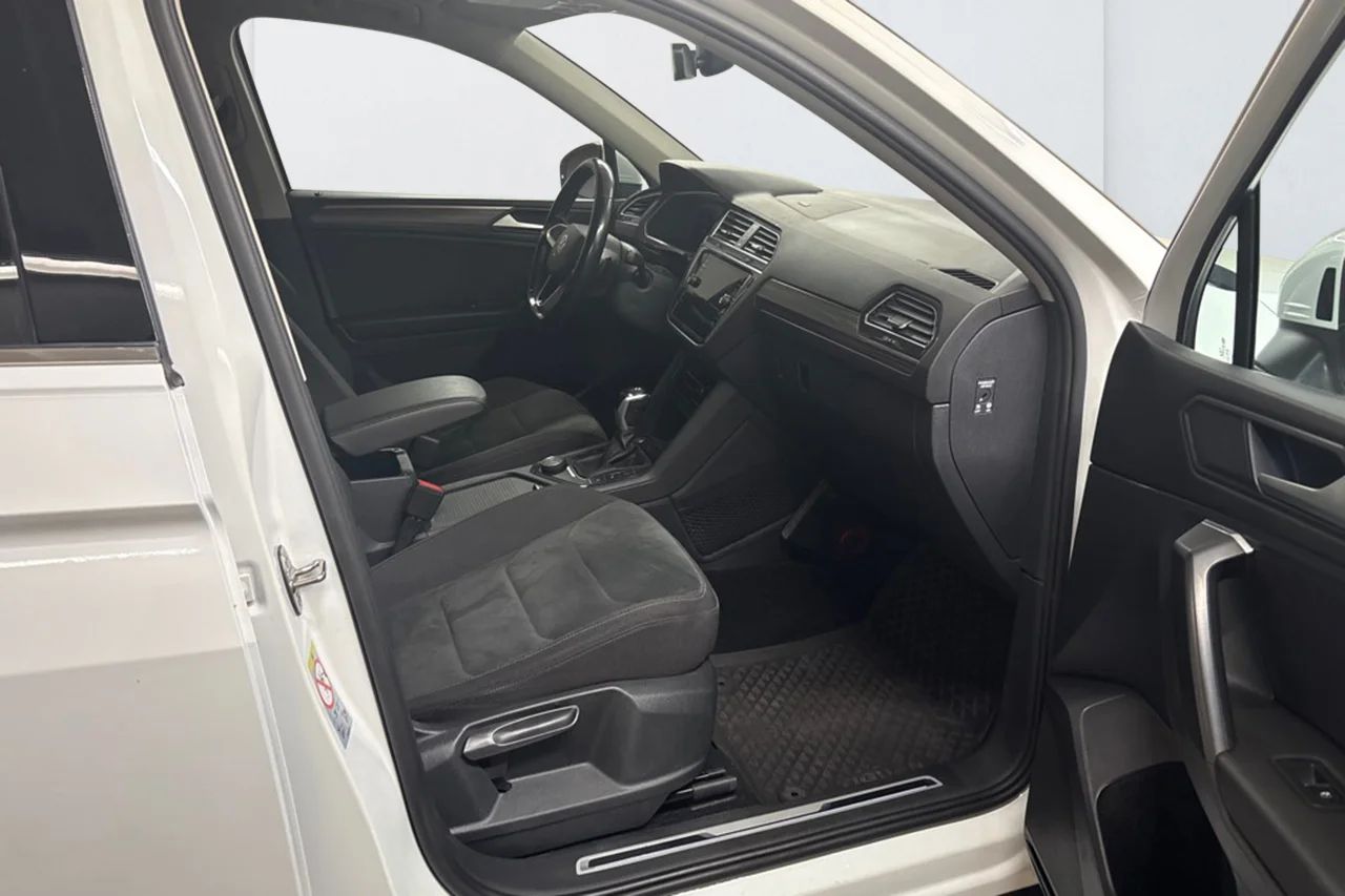 Volkswagen Tiguan Allspace 2.0 TDI 4Motion Elegance 5sits Drag Kamera Värmare Cockpit MOMS 200hk – bild 7 av 11