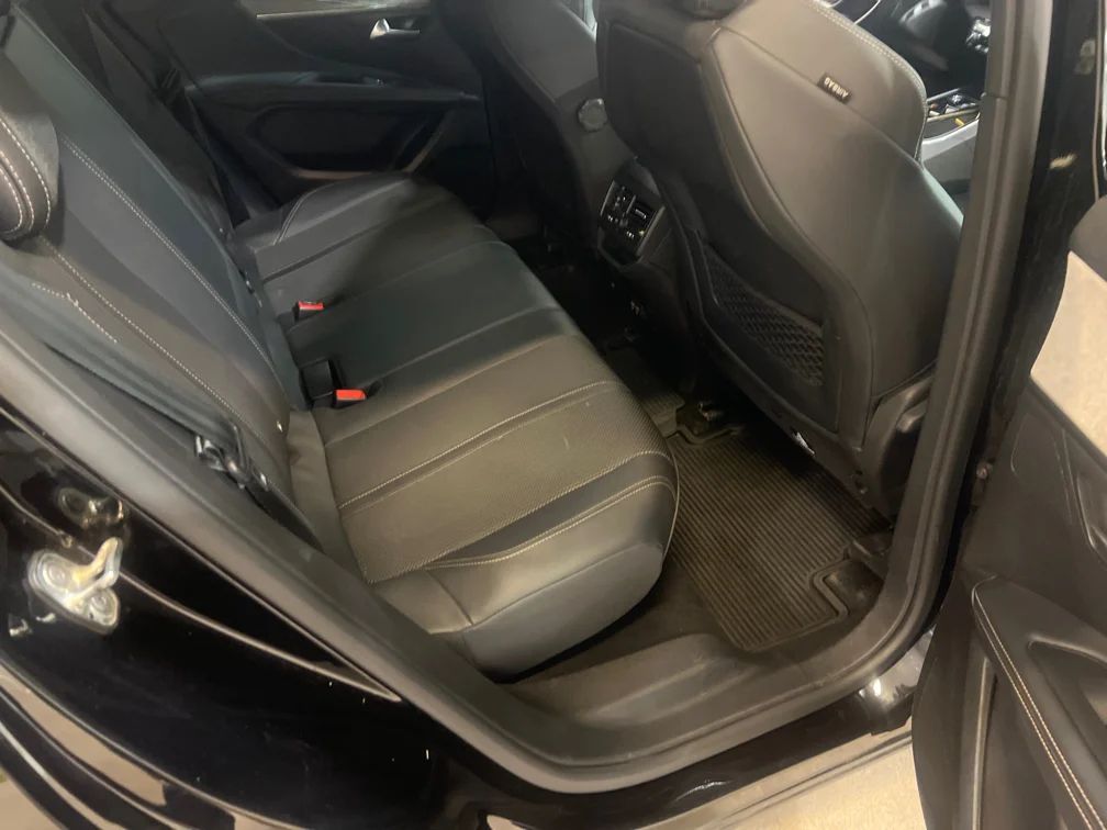 Peugeot 3008 1.2 PureTech GT Navi Kamera Delläder Cockpit MOMS – bild 8 av 10