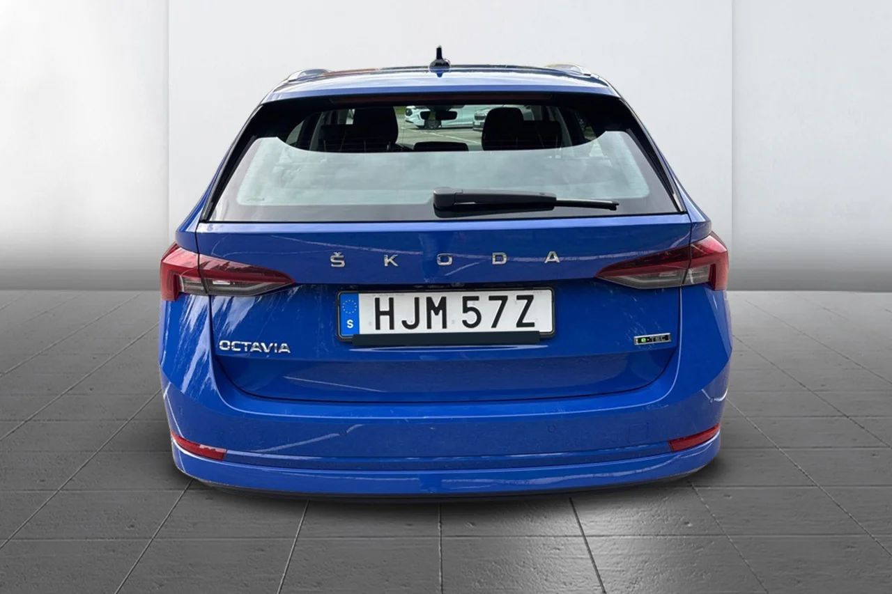 Škoda Octavia Kombi 1.0 TSI Style Cockpit Kamera SmartLink MOMS 110hk – bild 5 av 7