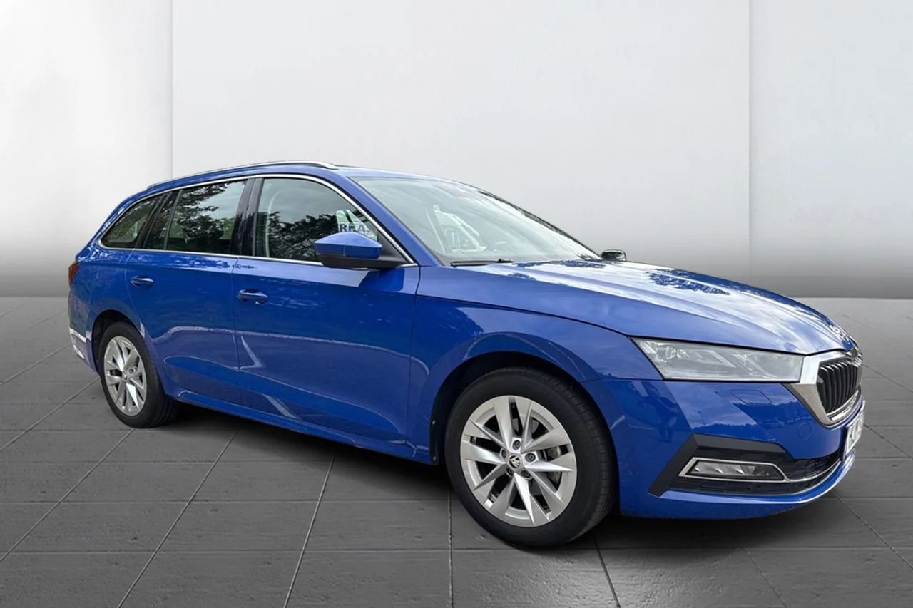 Škoda Octavia Kombi 1.0 TSI Style Cockpit Kamera SmartLink MOMS 110hk – bild 4 av 7