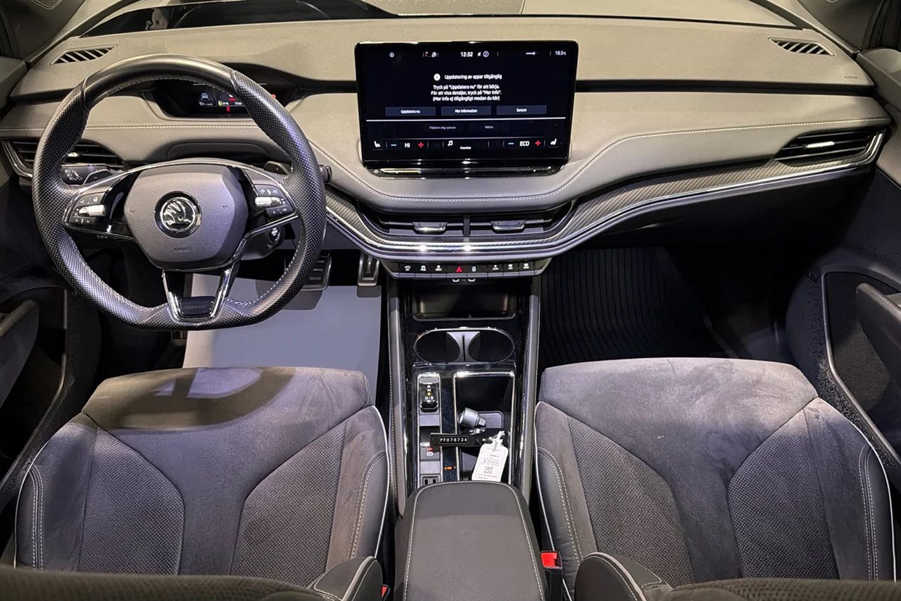 Škoda Enyaq iV 80x Sportline Light&View+ Drag HUD Navi 360° Stolminne CANTON – bild 8 av 11